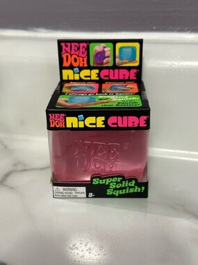 🌲NeeDoh Nice Cube Super Solid Squish - Pink Cube